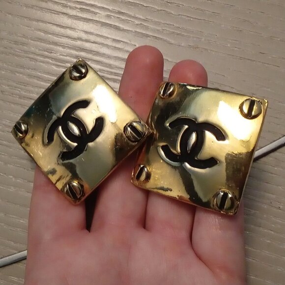 Chanel JUMBO Vintage CC Clip On Earrings - Picture 6 of 15